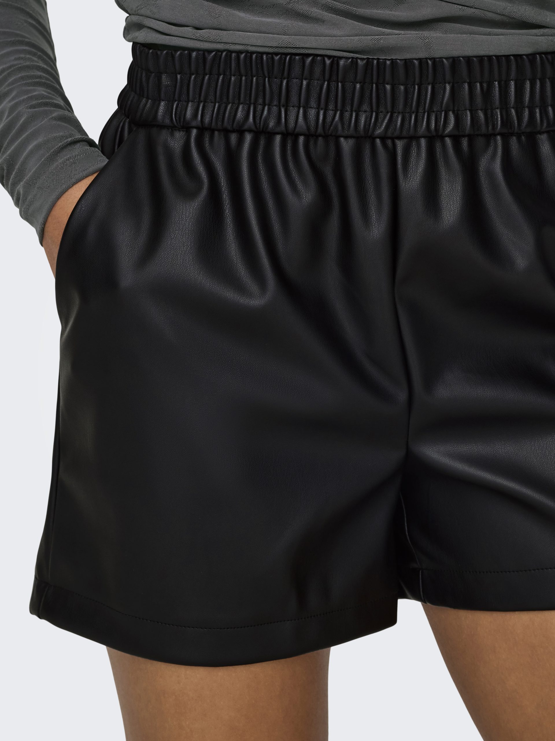 JDYALAIA MW FAUX LEATHER SHORTS
