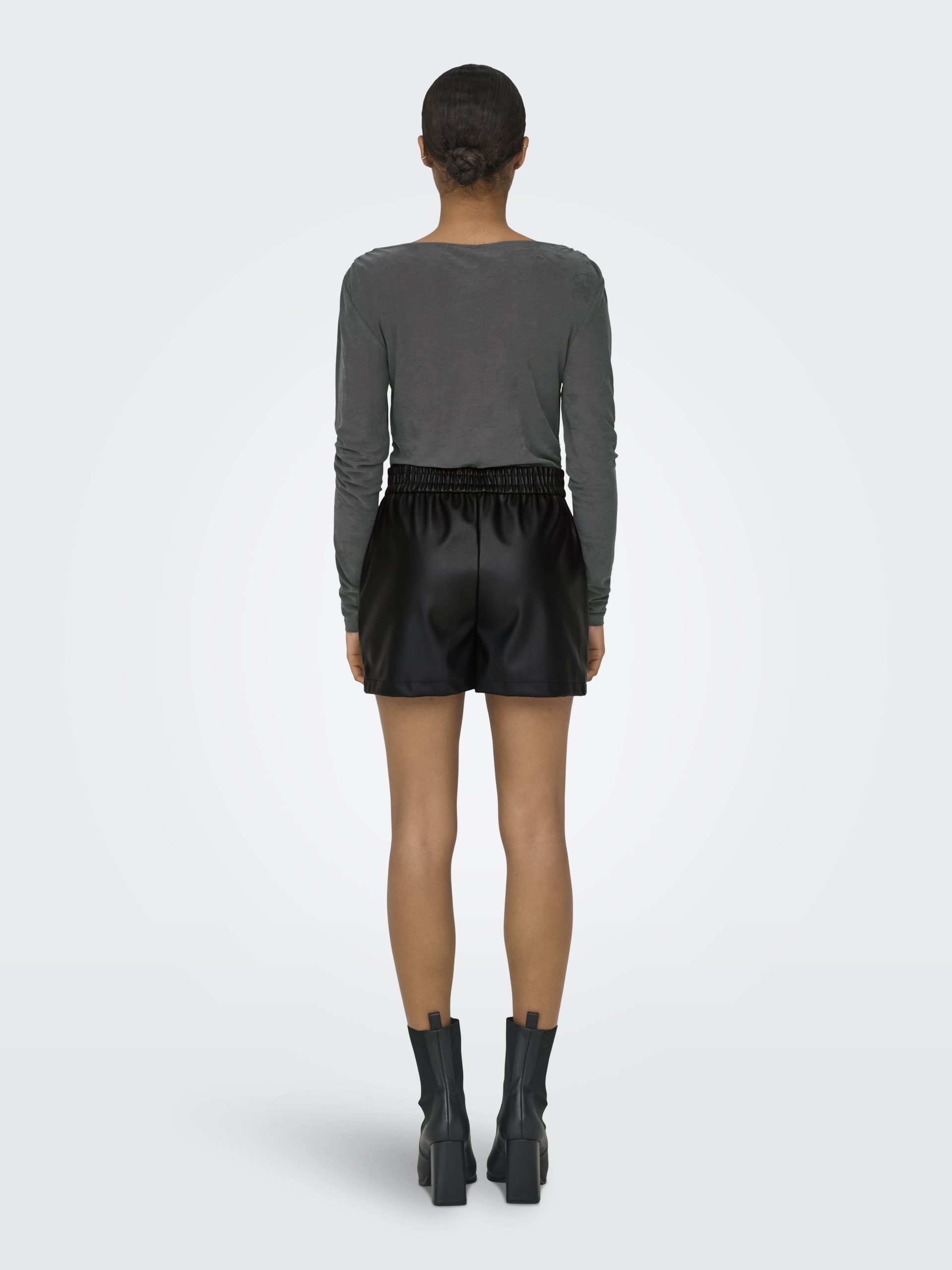 JDYALAIA MW FAUX LEATHER SHORTS