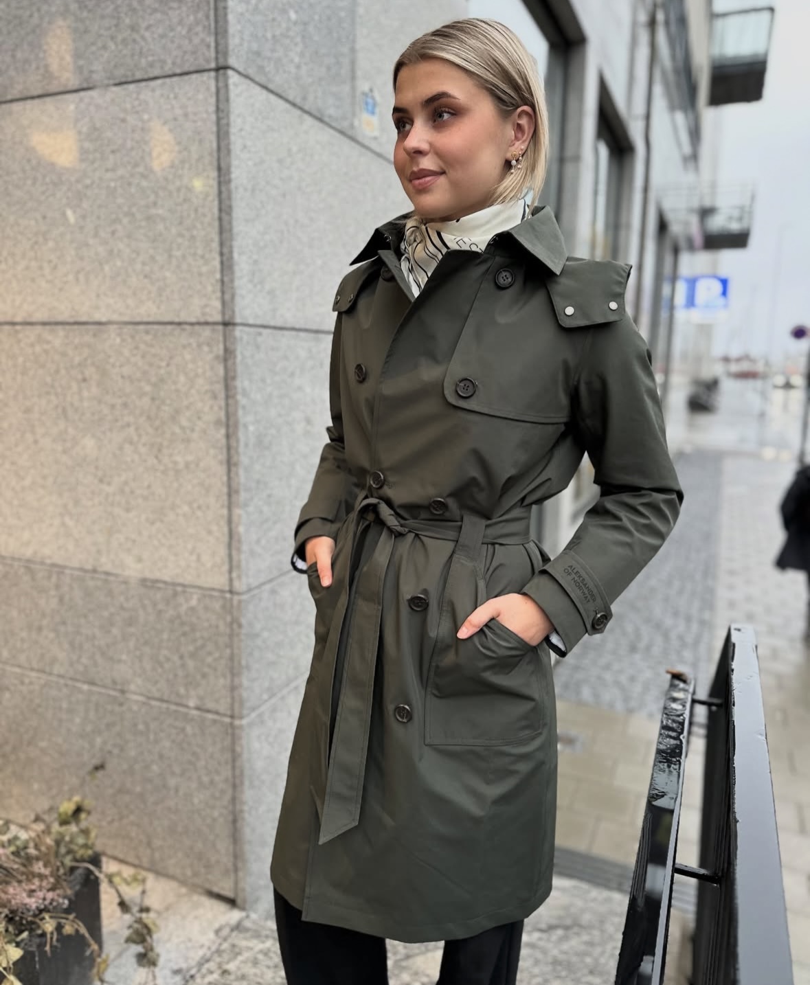 ALEKSANDER TRENCHCOAT