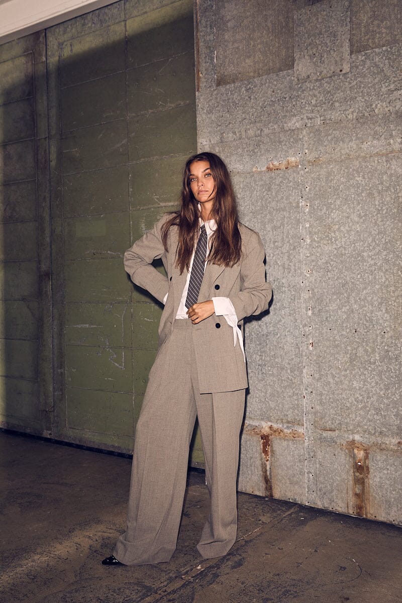 NICOLE LOW TRIANGLE BLAZER