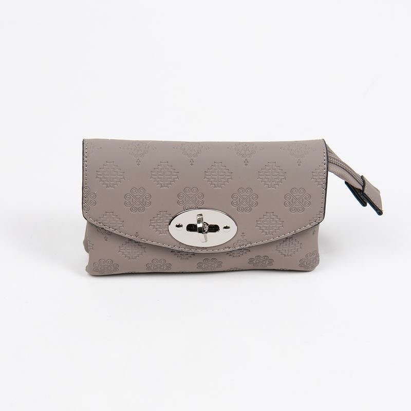 DANIELLA CLUTCH