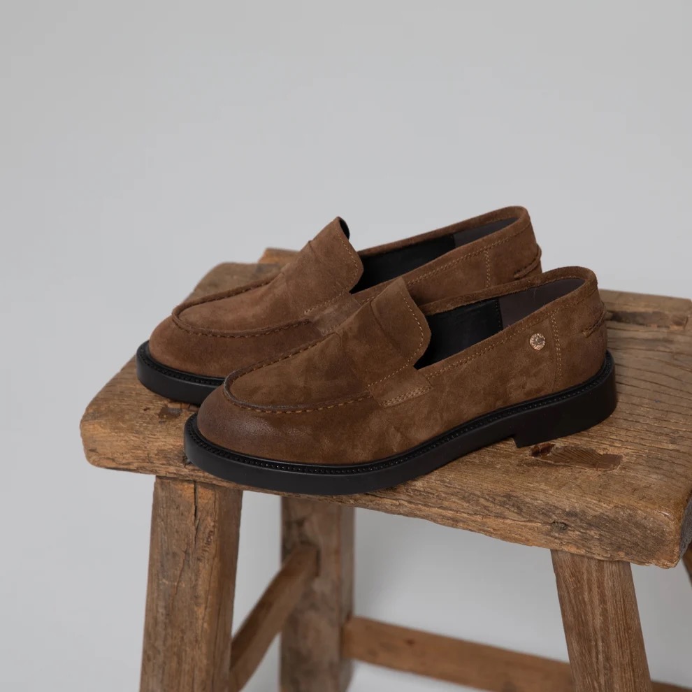 THE BEAUTY LOAFER