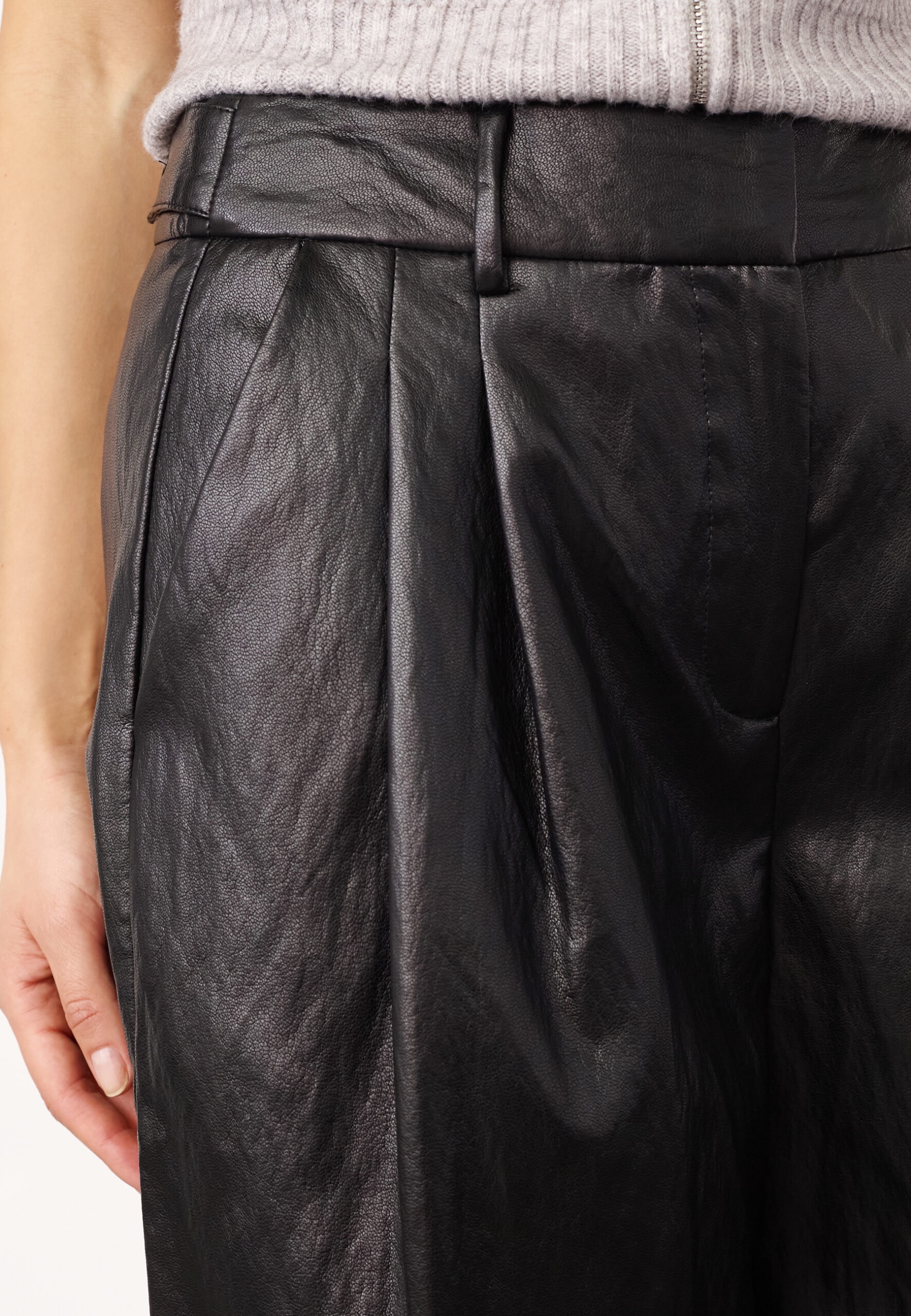GITTCC PLEAT BERMUDA