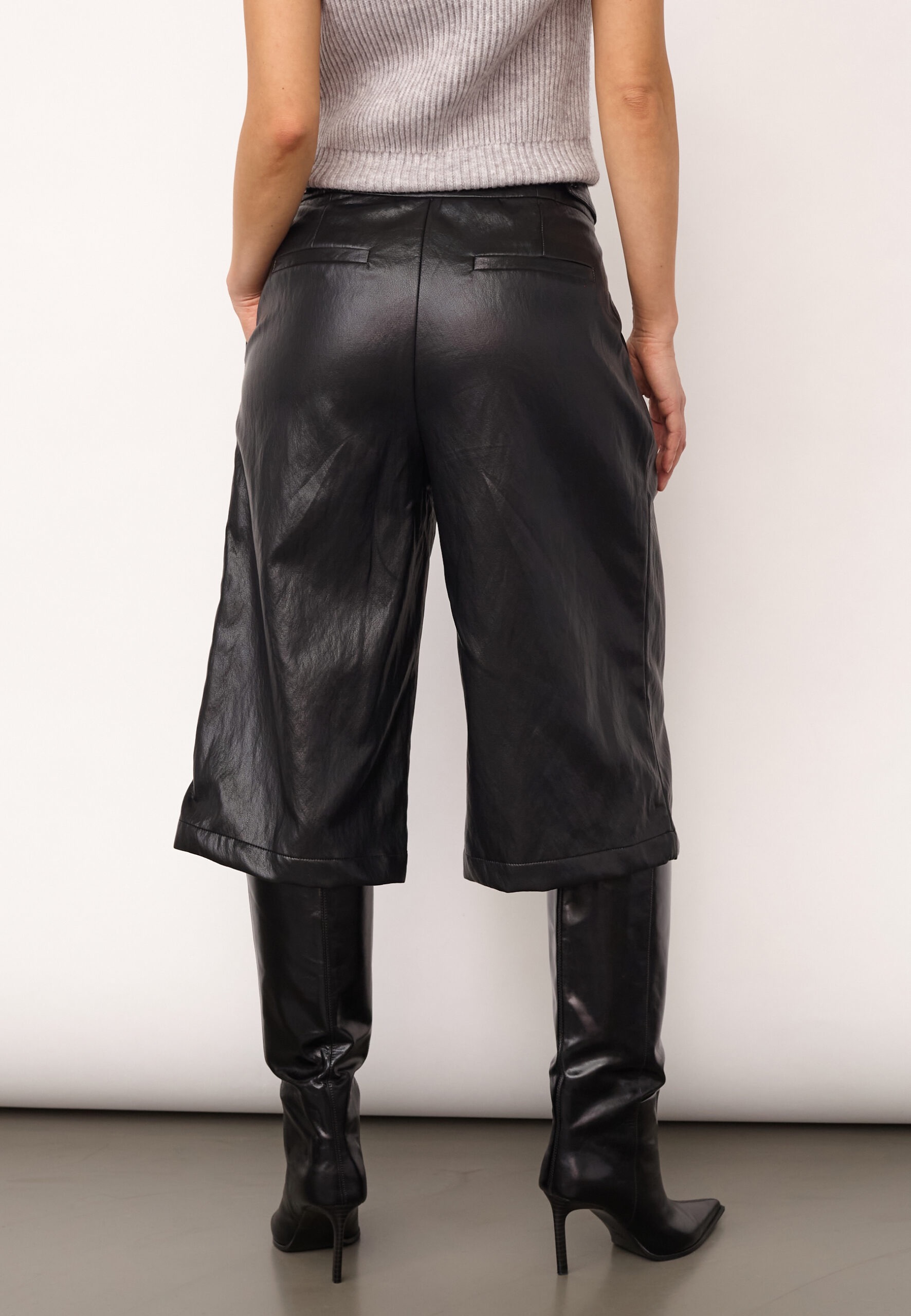 GITTCC PLEAT BERMUDA