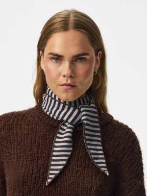 PCKOMMA TRIANGLE SCARF