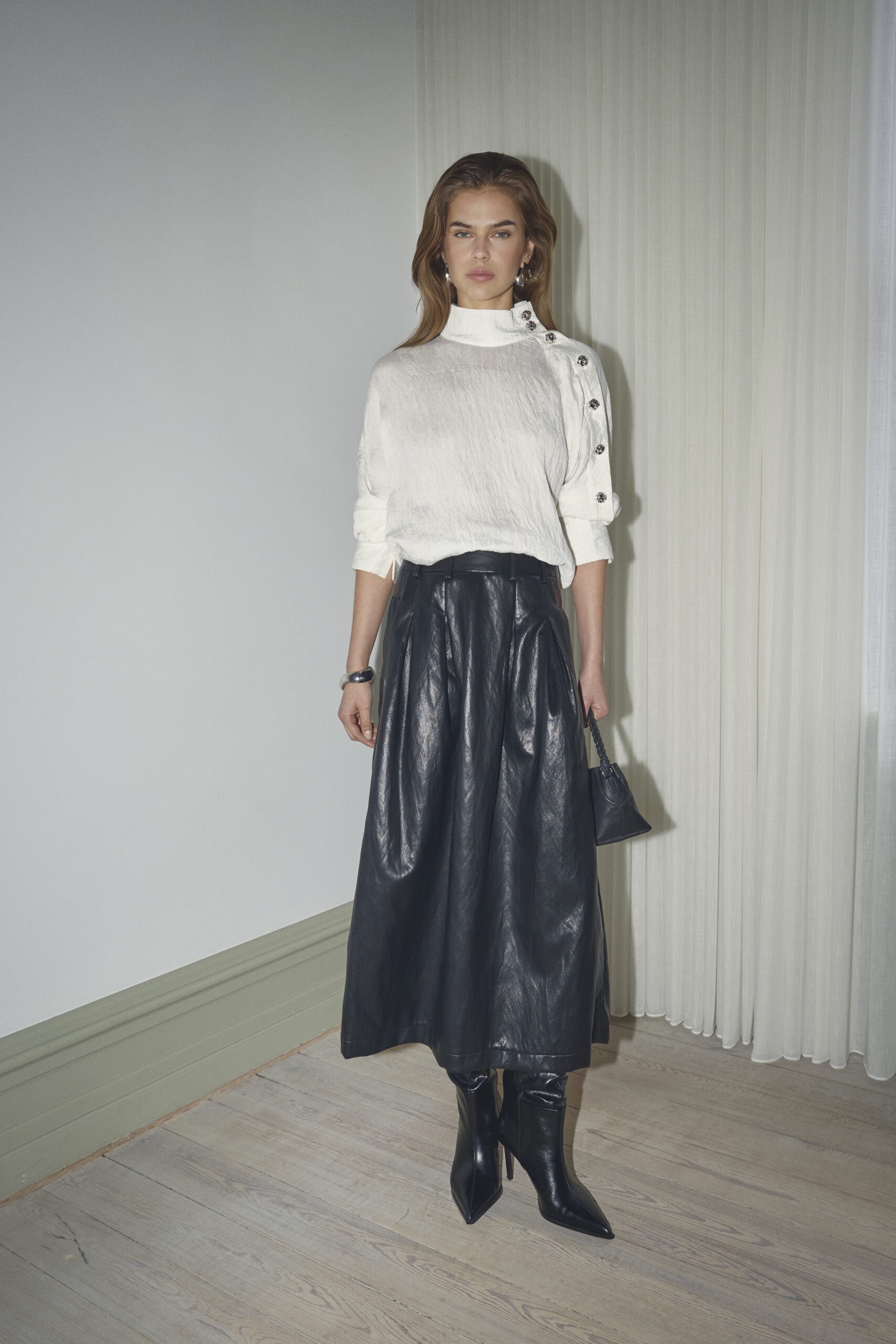 GITTCC ANYA PLEAT SKIRT