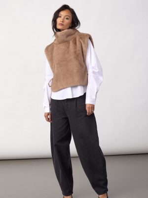 FERA  FAUX COLLAR