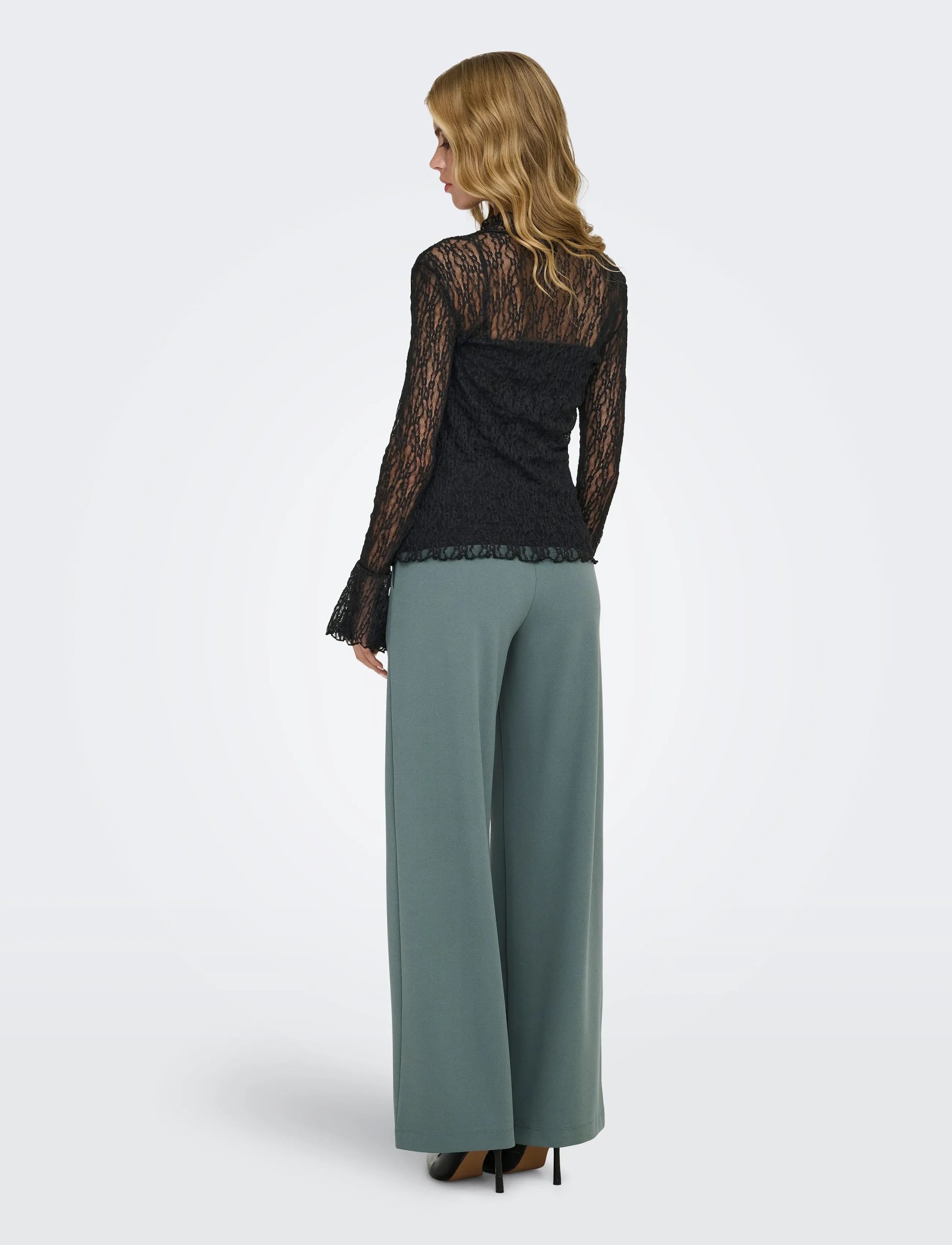 JDYLALA HIGH NECK LACE TOP